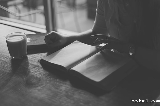 1542853447543003755.jpg book-1149031__340.jpg